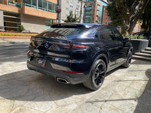 Cargar imagen en el visor de la galería, Porsche Cayenne Coupe Modelo 2022
