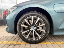 Cargar imagen en el visor de la galería, BMW 330e Modelo 2022
