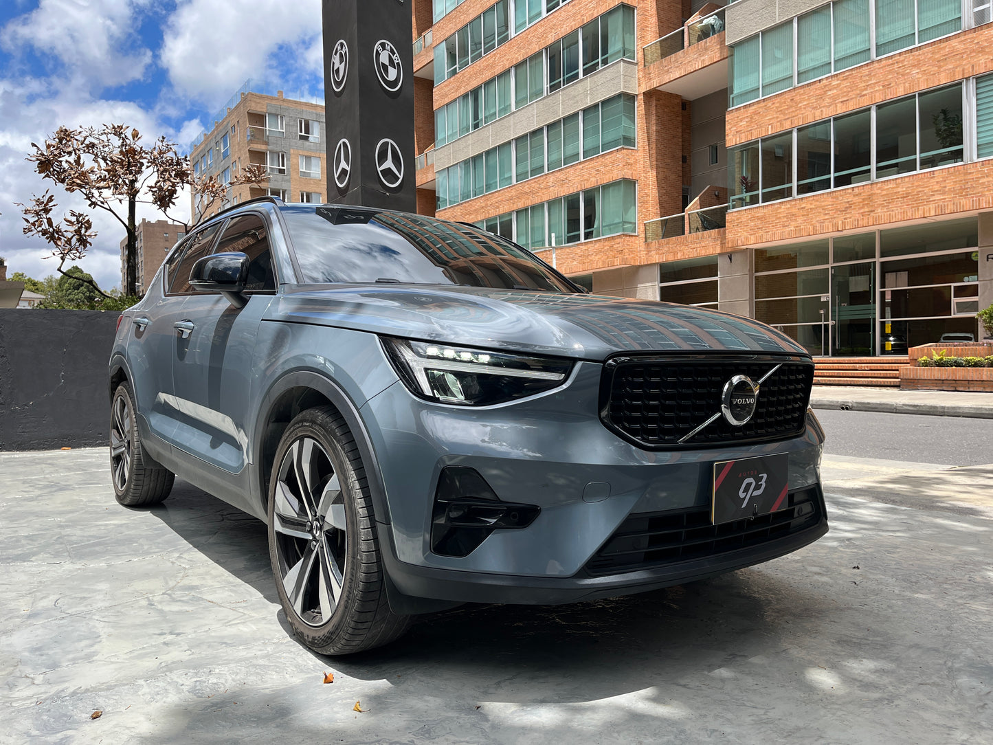 Volvo XC40 B5 AWD Hybrid Modelo 2023