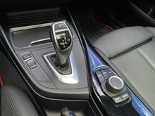Cargar imagen en el visor de la galería, BMW 220I Coupé Modelo 2018
