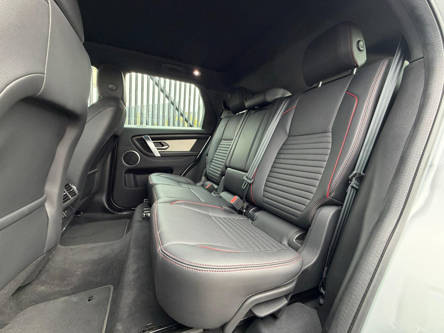 Land Rover Discovery MHEV Modelo 2023 - Autos 93