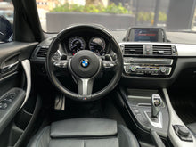 Cargar imagen en el visor de la galería, BMW 120I Paquete M Modelo 2019
