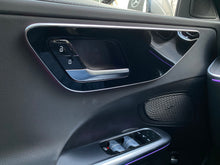 Cargar imagen en el visor de la galería, Mercedes-Benz C200 Híbrido Modelo 2023
