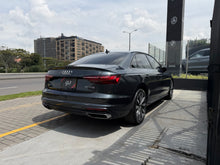 Cargar imagen en el visor de la galería, Audi A4 MHEV - Autos 93

