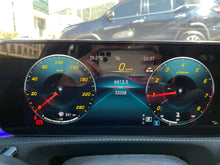 Cargar imagen en el visor de la galería, Mercedes-Benz CLA 180 Modelo 2022

