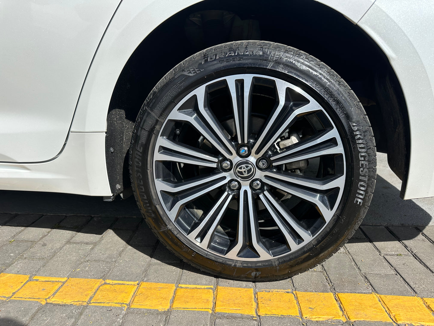 TOYOTA COROLLA HYBRID 1.8 (2023)