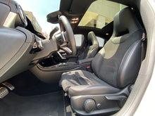 Cargar imagen en el visor de la galería, Mercedes-Benz CLA 200 Modelo 2024
