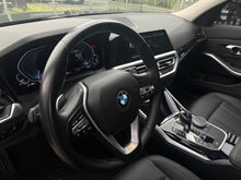 Cargar imagen en el visor de la galería, BMW 330e Modelo 2021
