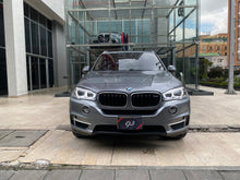 Cargar imagen en el visor de la galería, BMW X5 xDrive50I Modelo 2017
