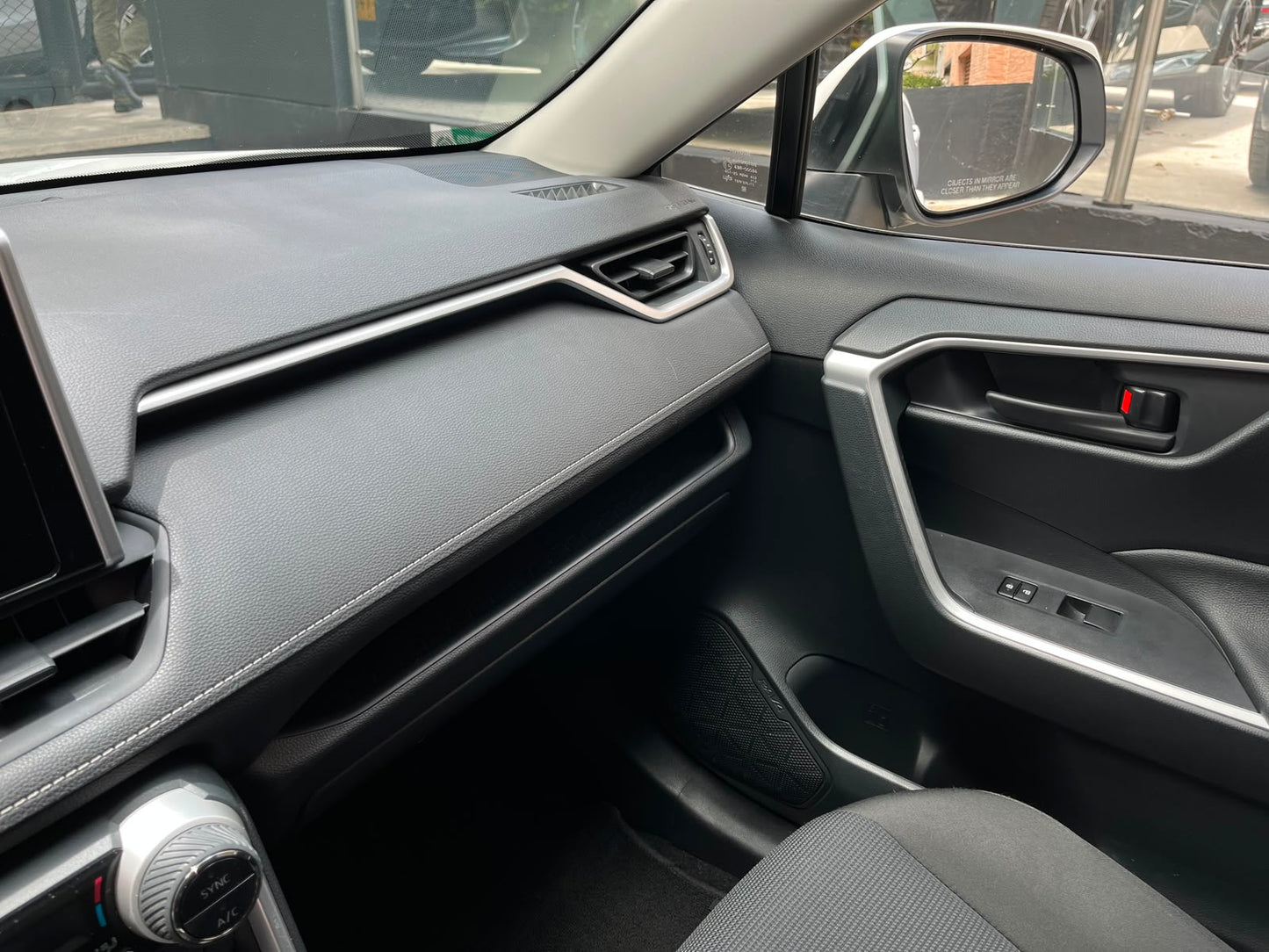 Toyota RAV4 LE Hybrid Modelo 2024