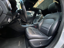 Cargar imagen en el visor de la galería, Mercedes-Benz CLA 180 Modelo 2016
