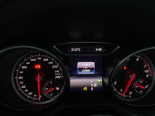 Cargar imagen en el visor de la galería, Mercedes-Benz GLA 200 Modelo 2018
