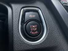 Cargar imagen en el visor de la galería, BMW M3 Sedán Modelo 2015
