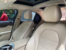 Cargar imagen en el visor de la galería, Mercedes-Benz C200 Modelo 2020
