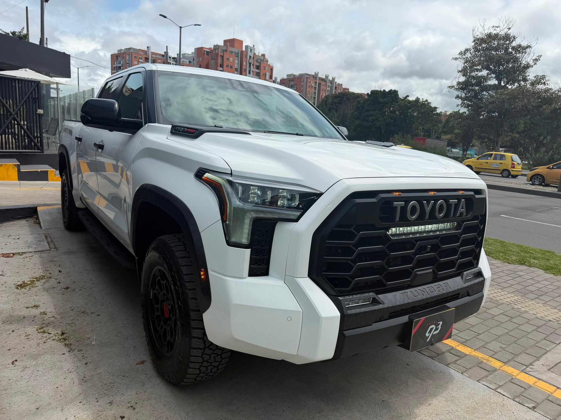 TOYOYA TUNDRA TRD PRO GASOELEC 2024 - Autos 93