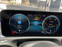 Cargar imagen en el visor de la galería, Mercedes-Benz A200 Sedan Modelo 2022
