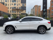 Cargar imagen en el visor de la galería, BMW X4 xDrive30I Modelo 2020
