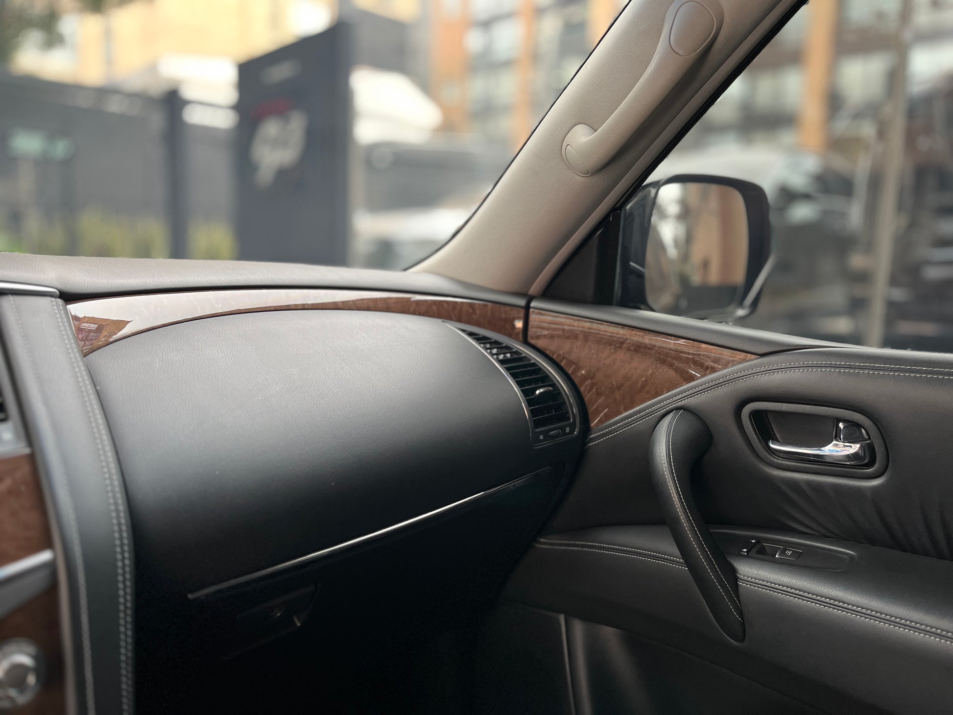 Infiniti QX80 Modelo 2017 - Autos 93