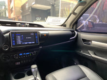 Cargar imagen en el visor de la galería, Toyota Hilux REVO G Modelo 2017
