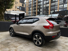Cargar imagen en el visor de la galería, Volvo XC40 B4 Híbrido Modelo 2023
