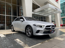 Cargar imagen en el visor de la galería, Mercedes-Benz A200 HatchBack Modelo 2019
