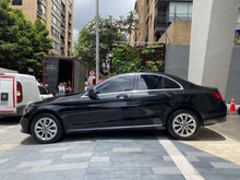 Cargar imagen en el visor de la galería, Mercedes-Benz C200 Modelo 2020
