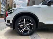 Cargar imagen en el visor de la galería, Volvo XC40 T4 Modelo 2019
