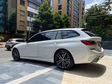 Cargar imagen en el visor de la galería, BMW 330I Paquete M Modelo 2022
