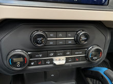 Cargar imagen en el visor de la galería, Ford Bronco Wildtrak Blindada Modelo 2024
