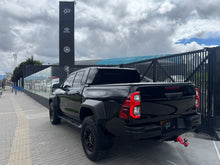 Cargar imagen en el visor de la galería, Toyota Hilux GR Modelo 2023
