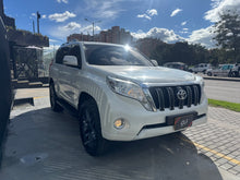 Cargar imagen en el visor de la galería, Toyota Prado TXL Modelo 2014
