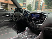Cargar imagen en el visor de la galería, Chevrolet Traverse RS Modelo 2023
