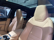 Cargar imagen en el visor de la galería, Porsche Cayenne Coupe Modelo 2022
