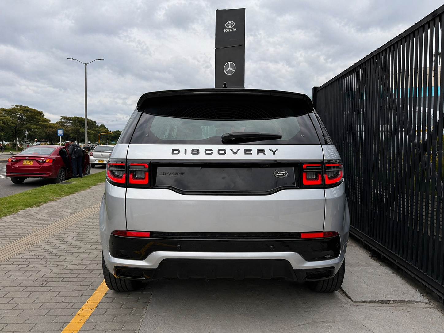 Land Rover Discovery MHEV Modelo 2023 - Autos 93