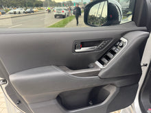 Cargar imagen en el visor de la galería, Toyota Land cruiser 300 ZX Modelo 2023
