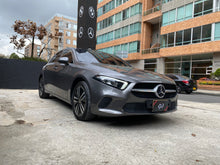 Cargar imagen en el visor de la galería, Mercedes-Benz A200 Hatchback Modelo 2022
