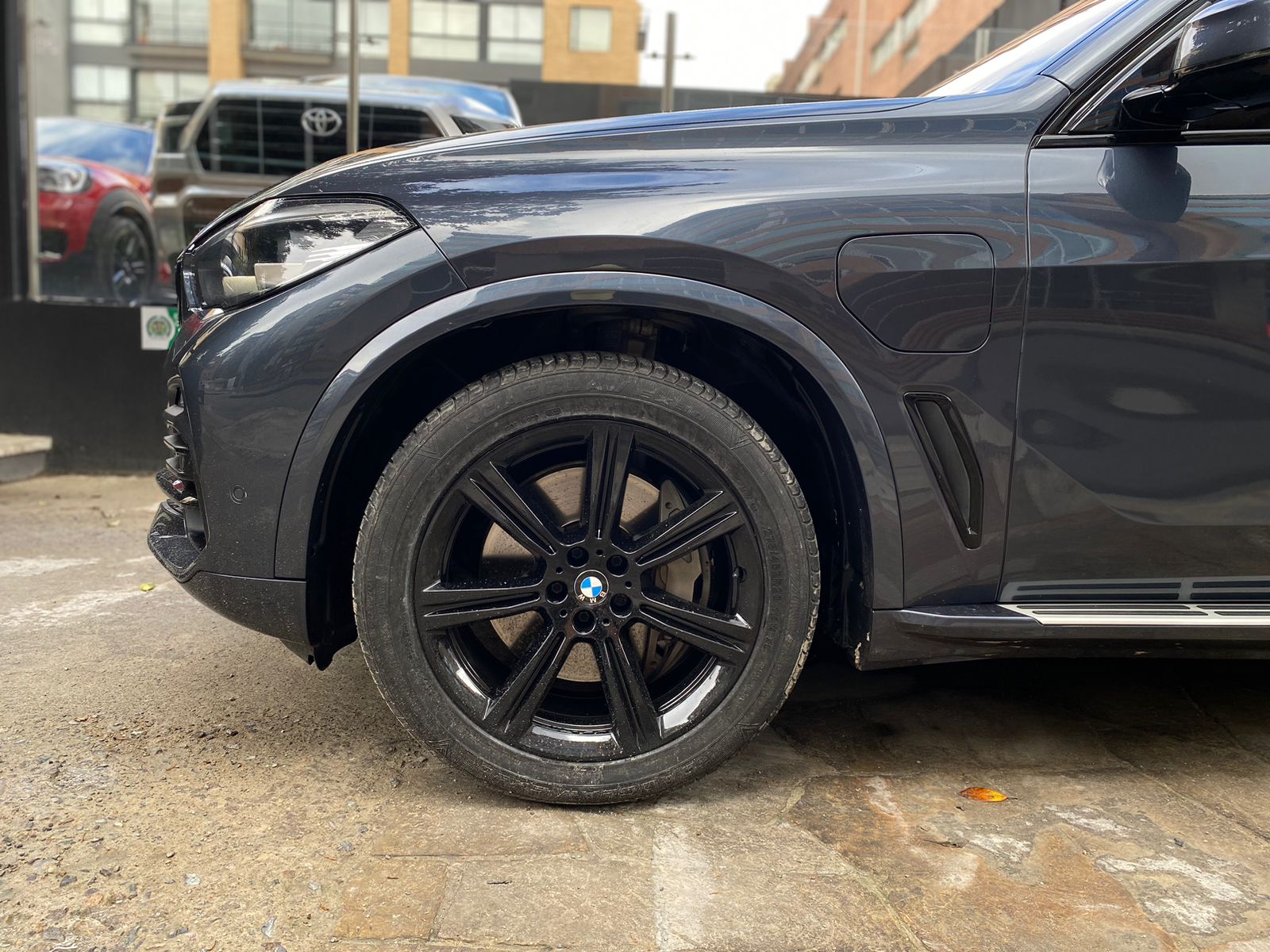 BMW X5 xDrive45E Blindada Modelo 2020 Híbrida - Autos 93