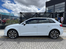 Cargar imagen en el visor de la galería, Audi A3 Sportback Modelo 2019
