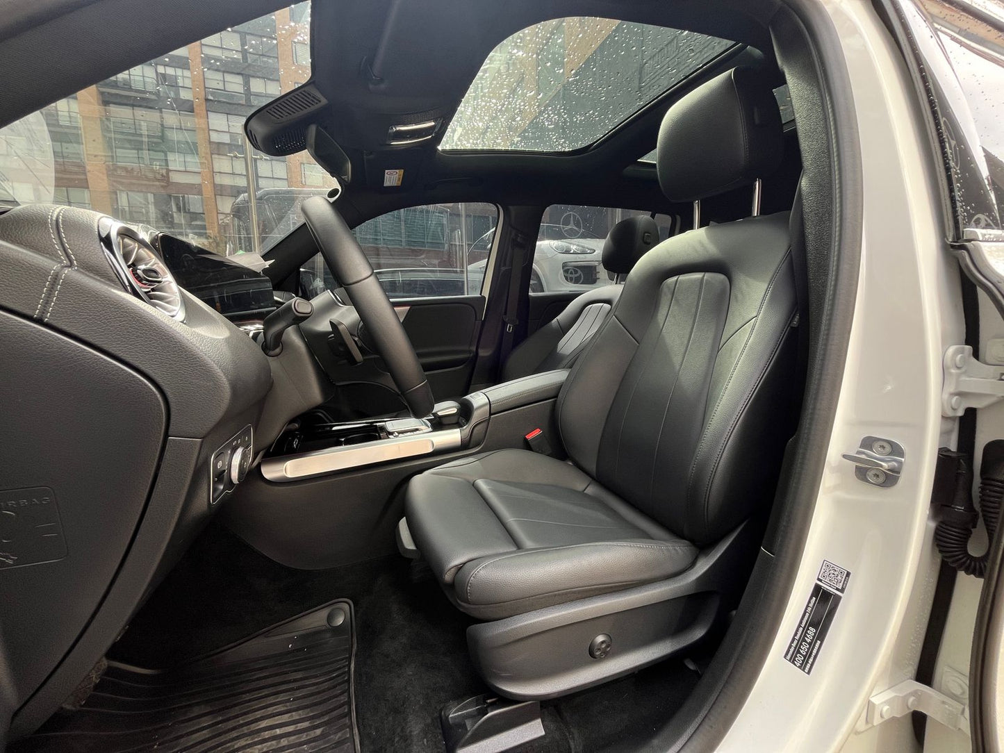 Mercedes Benz EQB260 Modelo 2024