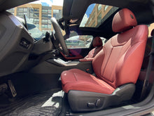 Cargar imagen en el visor de la galería, BMW M240I xDrive Coupé Modelo 2026
