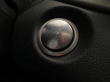 Cargar imagen en el visor de la galería, Mercedes-Benz CLA 180 Modelo 2019
