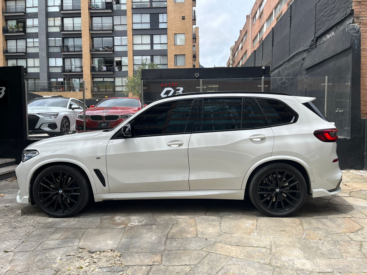 BMW X5 M50i xDrive Modelo 2021 - Autos 93