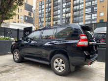 Cargar imagen en el visor de la galería, Toyota Prado TXL Modelo 2015
