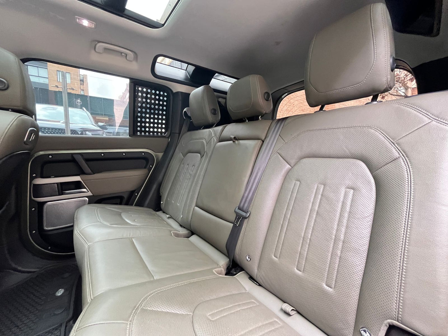 Land Rover Defender First Edition Modelo 2021