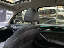 Cargar imagen en el visor de la galería, BMW 520I Modelo 2019
