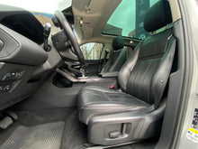 Cargar imagen en el visor de la galería, Land Rover Range Rover Evoque P250S Modelo 2020

