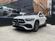 Cargar imagen en el visor de la galería, Mercedes-Benz GLA 200 Modelo 2022
