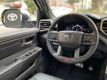 Cargar imagen en el visor de la galería, Toyota Sequoia SR5 Sport Modelo 2025

