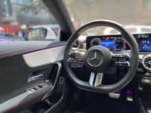 Cargar imagen en el visor de la galería, Mercedes-Benz CLA 200 Modelo 2024
