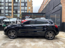 Cargar imagen en el visor de la galería, Mercedes-Benz GLA 200 Modelo 2018

